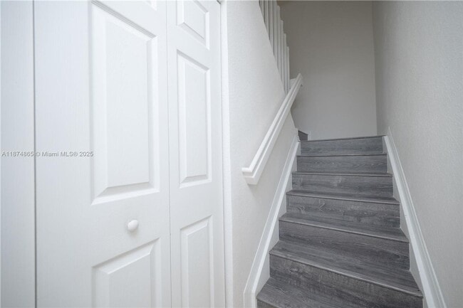 Building Photo - 10870 NW 88th Terrace