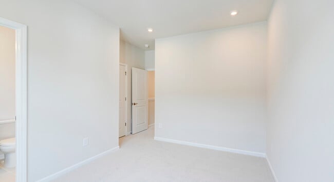 Building Photo - 5509 Swaling St