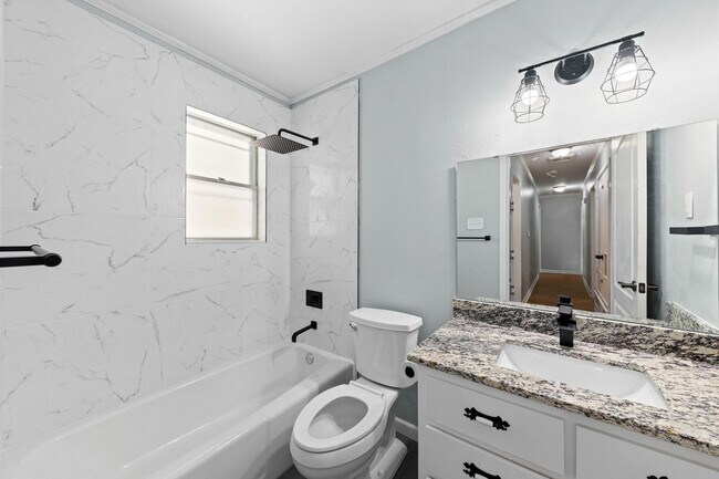 Building Photo - Available NOW!!!! Renovated Kitchen and Ba...