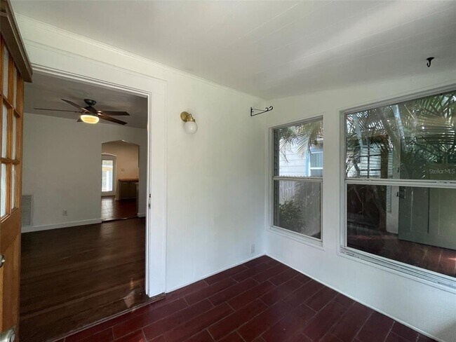 Building Photo - 4221 Burlington Ave N