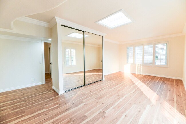 Building Photo - 412 Avenida Santa Barbara