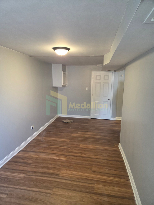Building Photo - 1702 W Edmaire St
