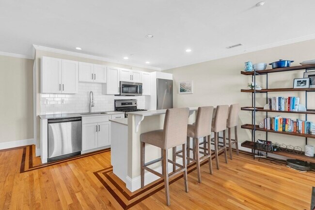 Primary Photo - 39 Dorchester St