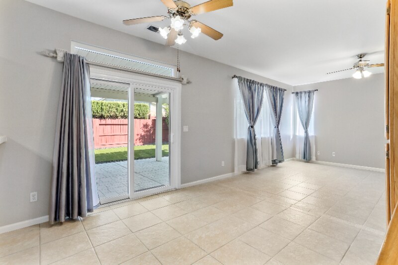 Building Photo - 2201 Bridle Creek Cir