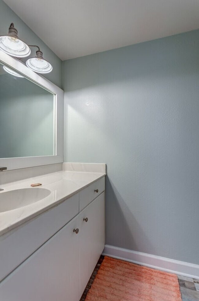 Building Photo - 998 Gulfside Ct