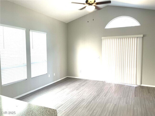 Building Photo - 564 Pomerol Ave