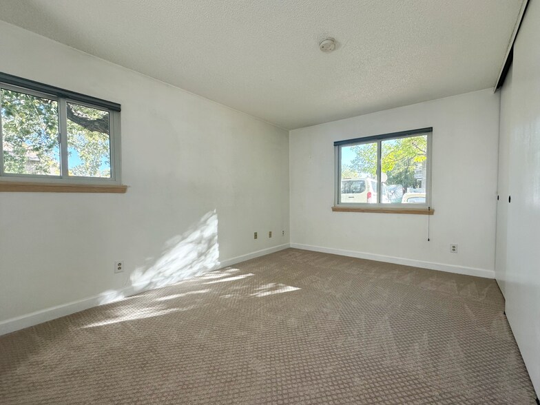 Building Photo - 8555 Fairmount Dr