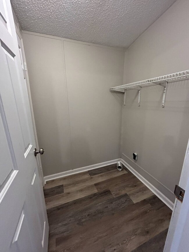 Building Photo - 52 White Oak Village