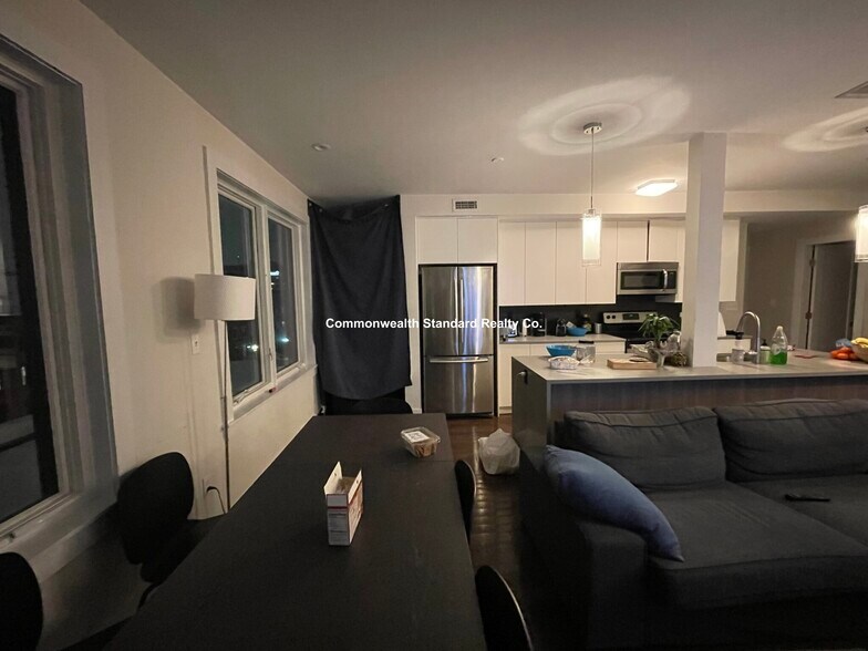 Building Photo - 659 Massachusetts Ave