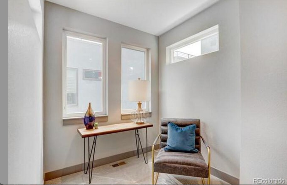 Building Photo - 2820 W 26th Ave