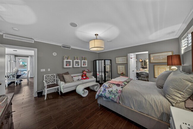 Building Photo - 455 E Palmetto Park Rd