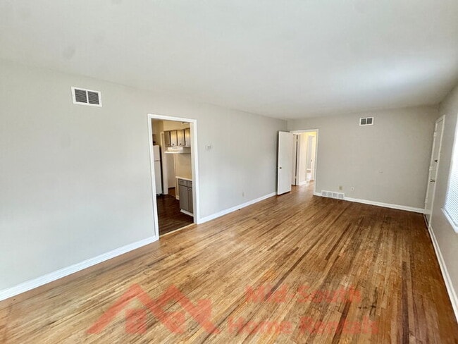 Building Photo - 3594 W Sutton Dr