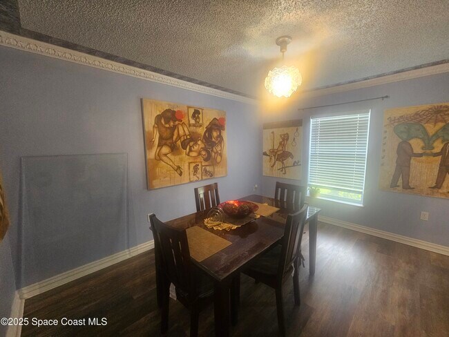 Building Photo - 2240 Spring Creek Cir