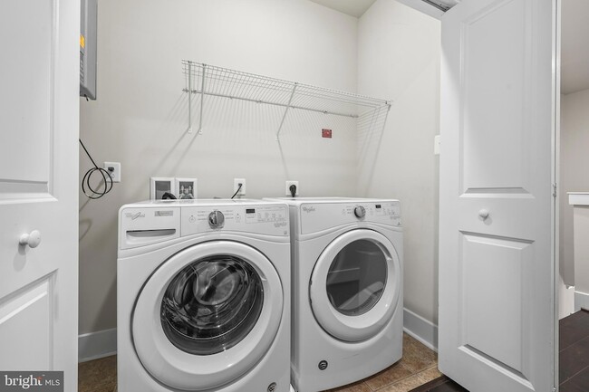 Building Photo - 1334 S Quinn St