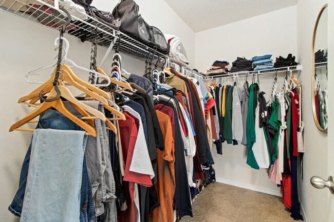 Building Photo - LIKE NEW Home For Rent in Southfork Lakes!