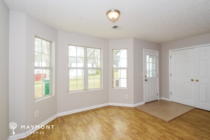 Building Photo - 5871 Strathmoor Manor Cir
