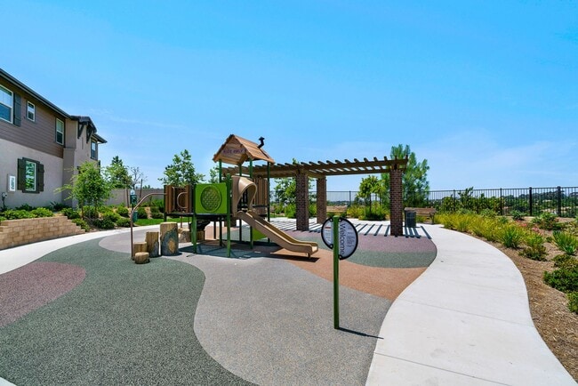 Building Photo - 4 bedroom - Pacific Ridge in Oceanside
