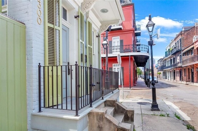 Building Photo - 1300 Chartres St