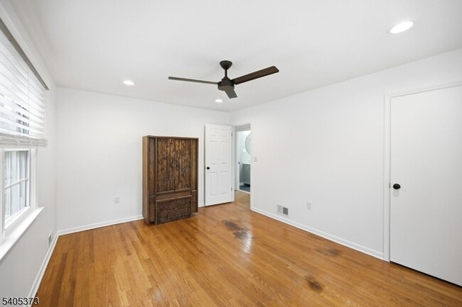 Building Photo - 76 Mt Kemble Ave