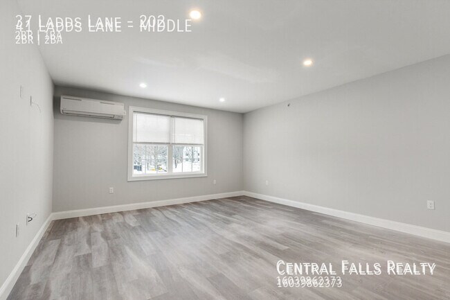 Building Photo - 37 Ladds Ln