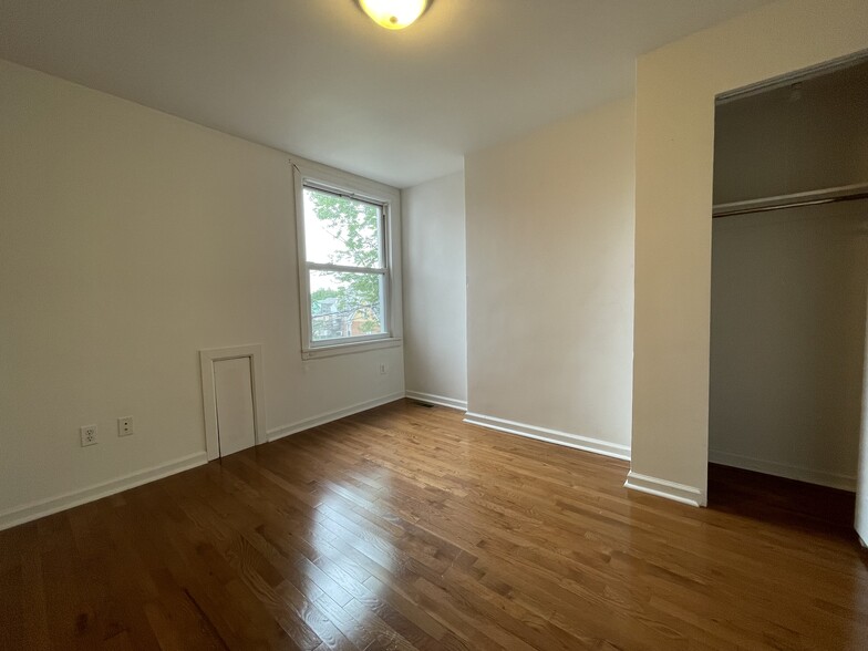 Building Photo - 5309 Wellesley Ave