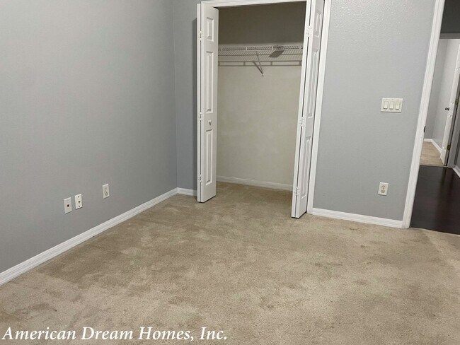 Building Photo - A Gorgeous Home with Beautiful Water View in Andover Point!