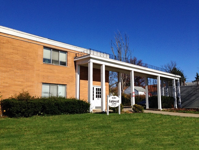 Building Photo - Parkwood Manor Apartments