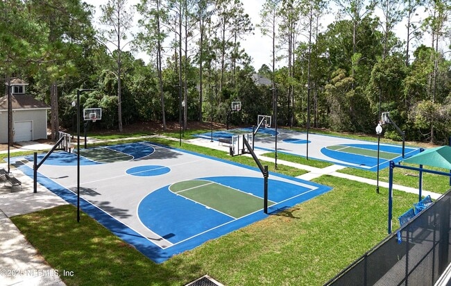 Building Photo - 1325 Fairway Village Dr