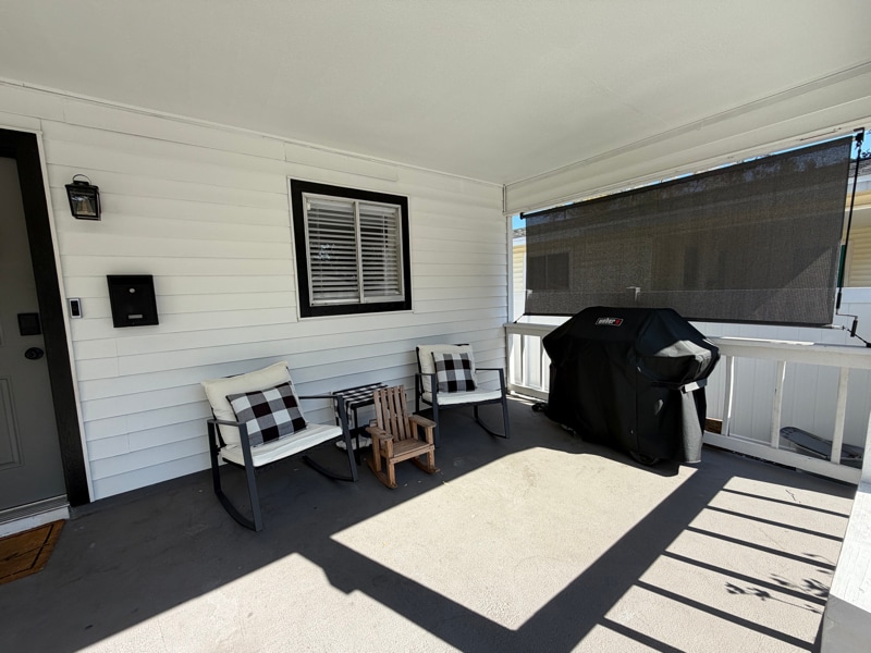 Building Photo - 611 16th Ave S