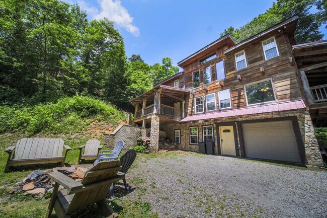 Building Photo - 195 Black Bear Dr