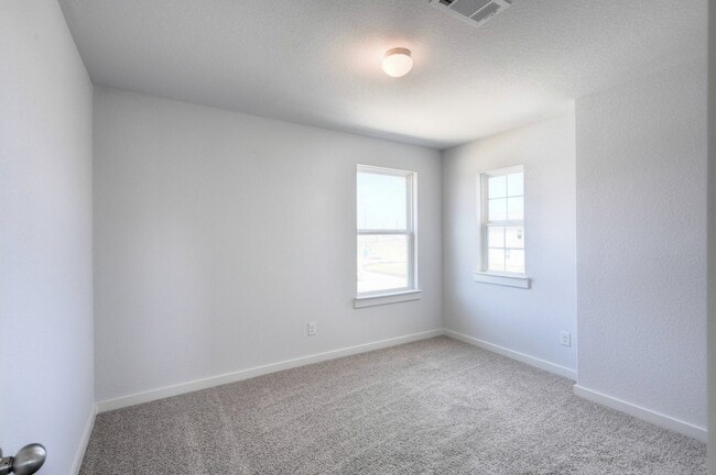 Building Photo - 21251 Shr Blf Dr