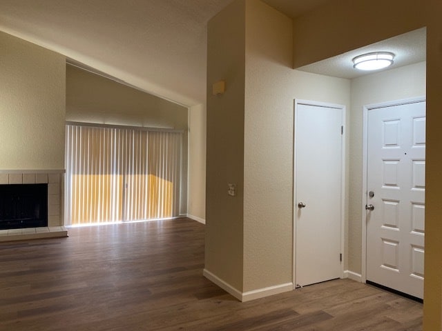Building Photo - 1507 Woodlake Dr