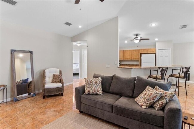 Building Photo - 1356 Haverford Ln