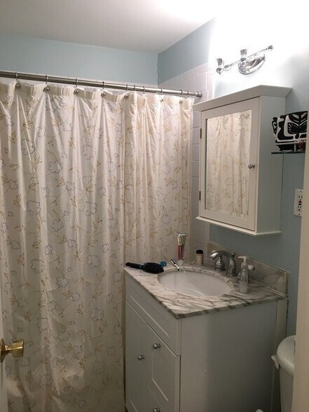 Building Photo - 170 Marlborough St