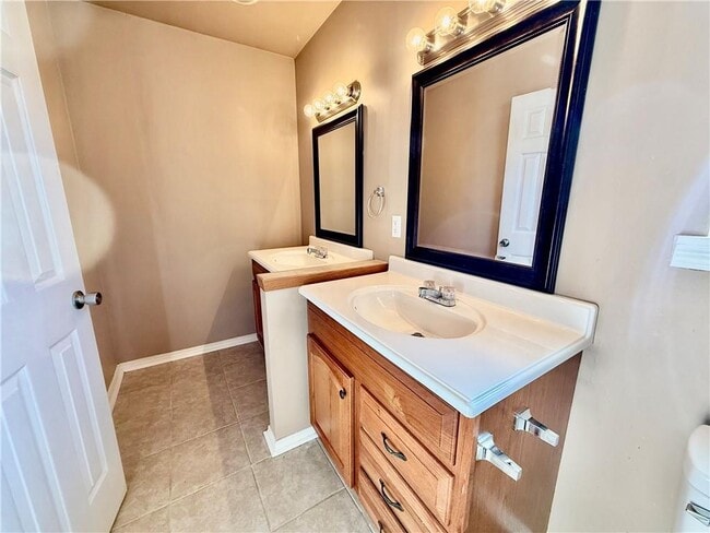 Building Photo - 29 Cheryl Cir