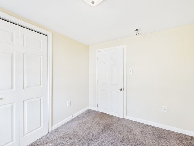 Building Photo - 604 W Vine St