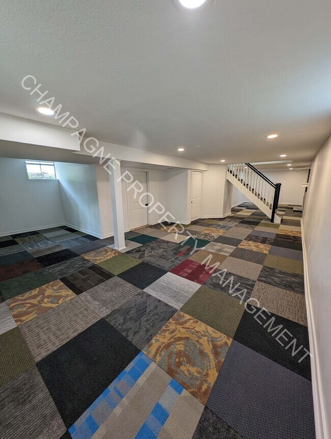 Building Photo - Modern Home in Waldo