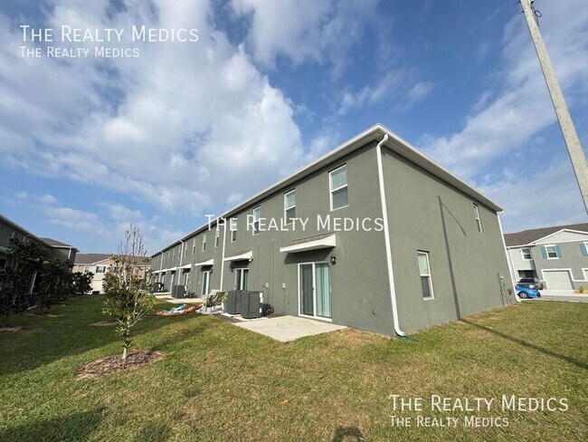 Building Photo - 2331 Gifford Dr