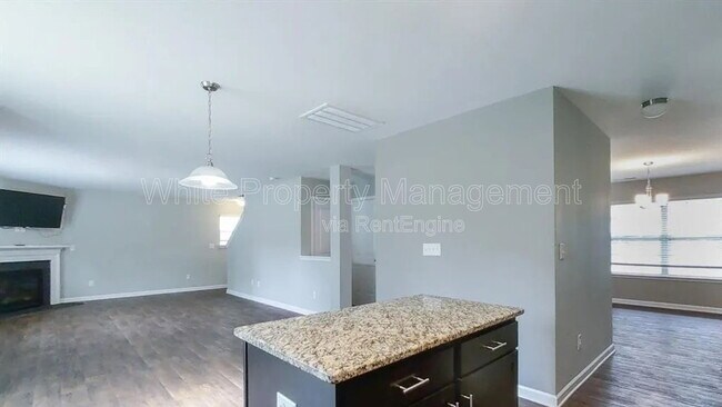 Building Photo - 1525 Lilly Springs Pl