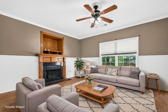 Building Photo - 8727 Evangeline Dr