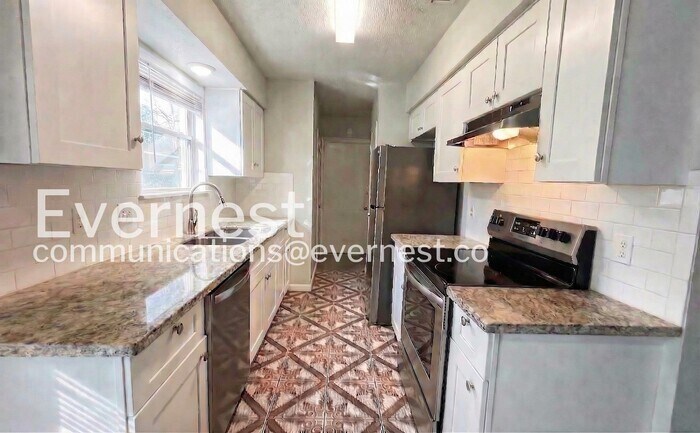 Building Photo - 16311 Paso Hondo Dr