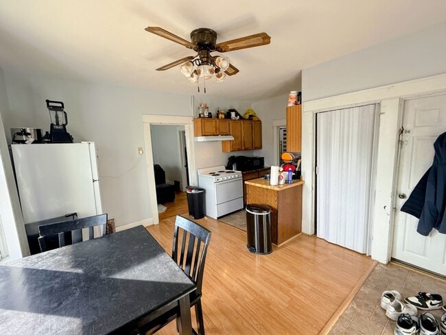 Building Photo - A Sweet Spot in La Crosse – 2 Bedrooms Await