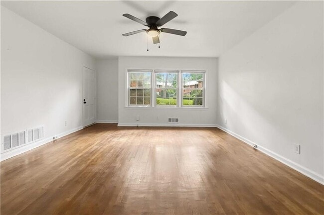 Building Photo - 425 Lindbergh Drive NE