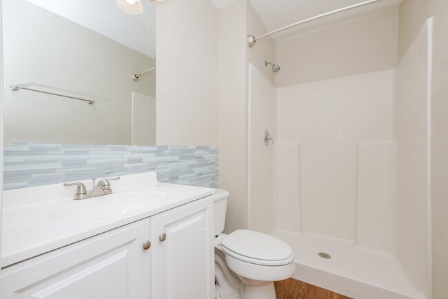 Building Photo - 1018 Brenton Leaf Dr