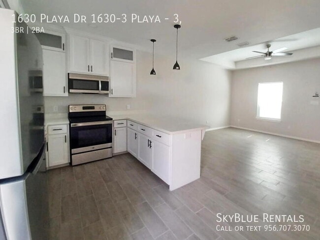 Building Photo - 1630 Playa Dr