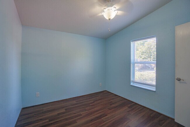Building Photo - TWO BEDROOM MANUFACTURED HOME IN EAST COUNTY