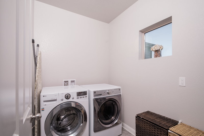 Building Photo - 1385 W 66th Pl