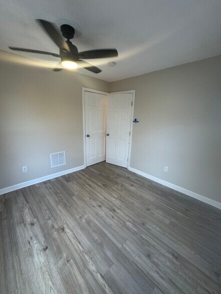 Building Photo - 4 Library St