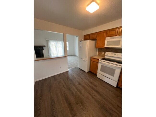 Building Photo - 7644 S Holland Way