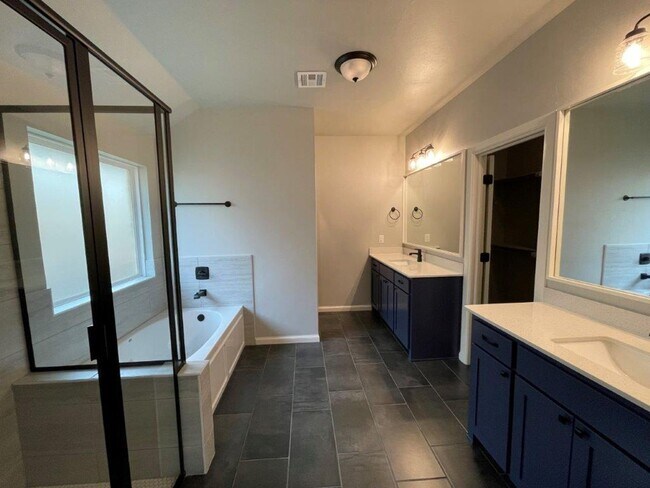 Building Photo - Deer Creek Schools! Storm Shelter, great colors, lots of light, swim, workout and play right in t...